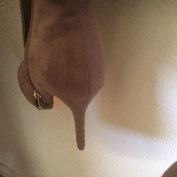 Boot - Picture 3 of 3